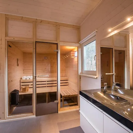 4 Personen Mit Sauna F1h5 ルーラ